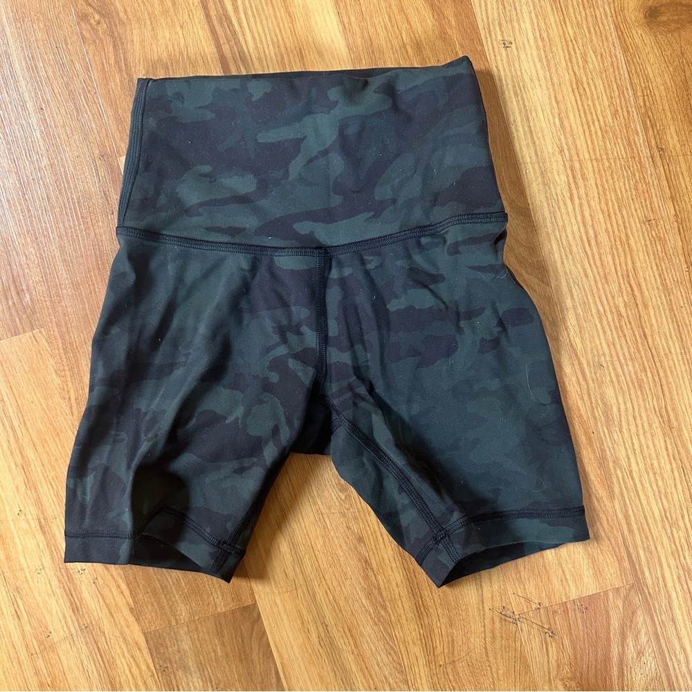 Wunder Train High-Rise Short 6" size 2